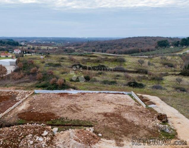 Višnjan, atraktivno zemljište s panoramskim pogledom na more - 2