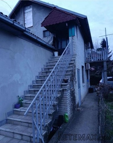 Prodajem kucu u Surcinu - 3