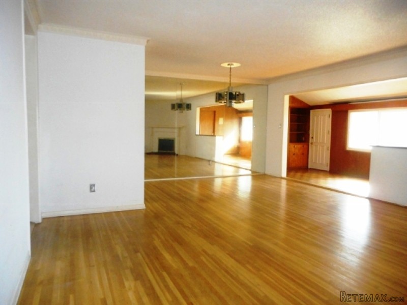 9801 S. 11th Ave. Inglewood, CA, 90305.. - 2