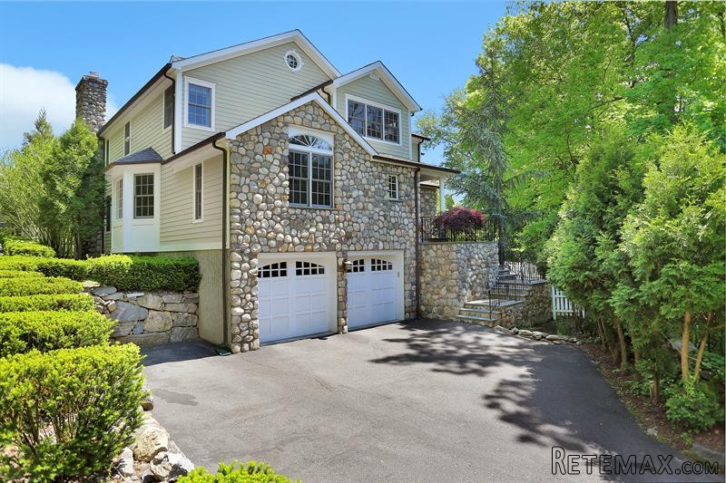 4 bedroom House For Sale: 15 Edgewood..