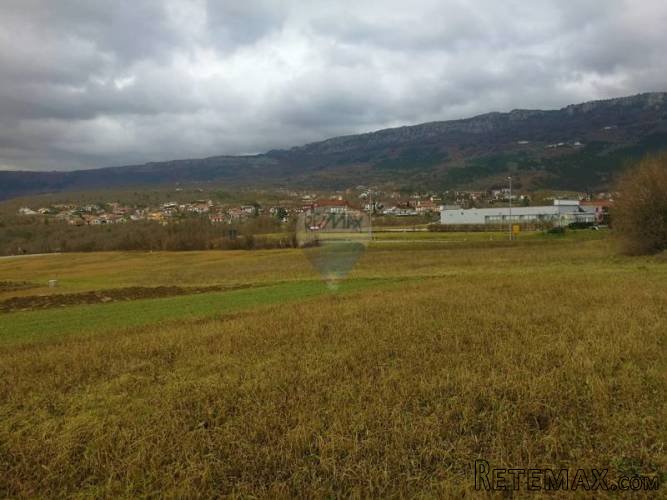 ISTRA, BUZET - Odličan građevinski teren na top lokaciji! - 2