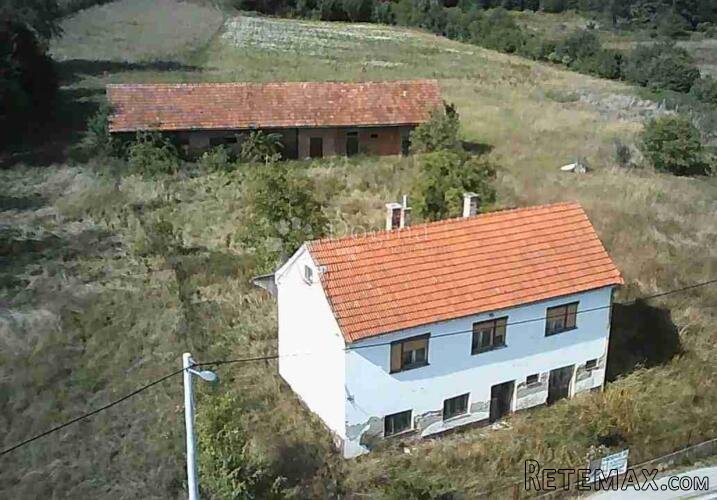 Kuća za adaptaciju sa 4.687m² okućnice na području Zlatar Bi