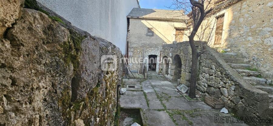 Tribalj, 110m2, samostojeća kamena kuća - 2