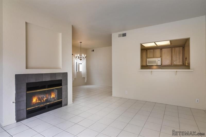 2 bedroom Apartment For Sale: 4525.. - 2