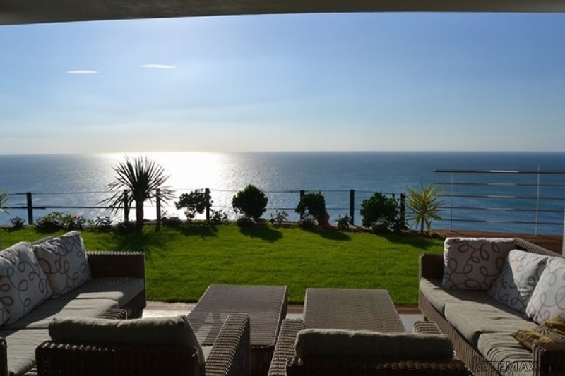 4 Bedrooms - Villa - Malaga - For Sale