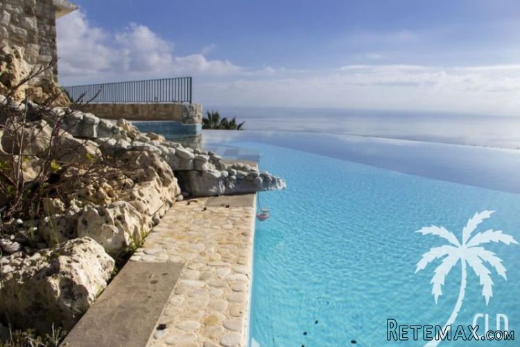 The exclusive villa was built in 2007 in dry stone. It is.. - 3