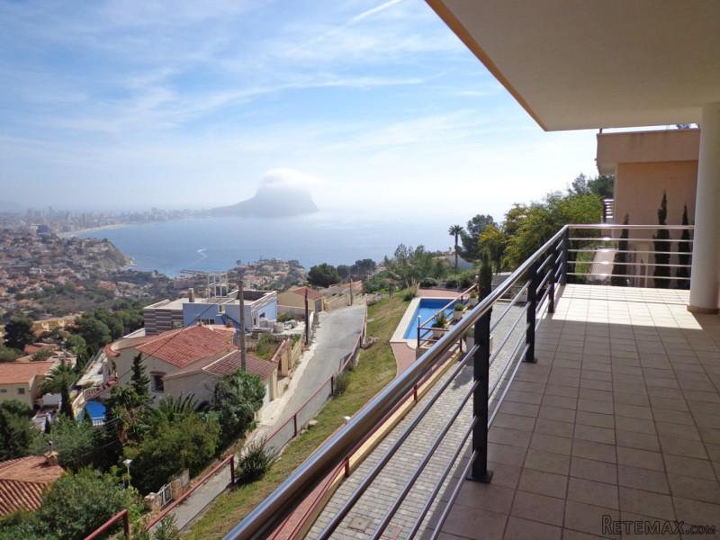 4 Bedrooms - Villa - Alicante - For Sale