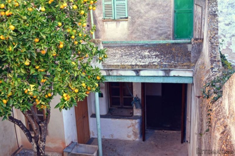 House In Mallorca Sineu For Renovation