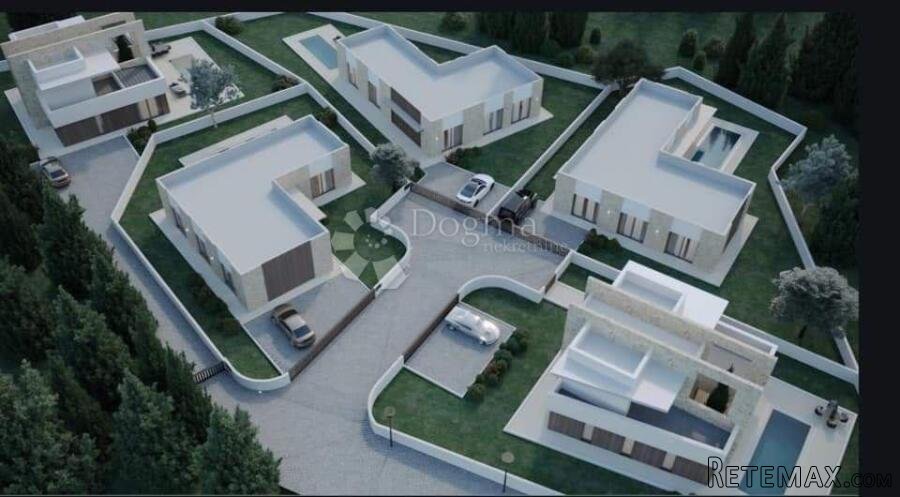 SREDIŠNJA ISTRA! GRAĐEVINSKO ZEMLJIŠTE SA PROJEKTOM ZA 5 KUĆ