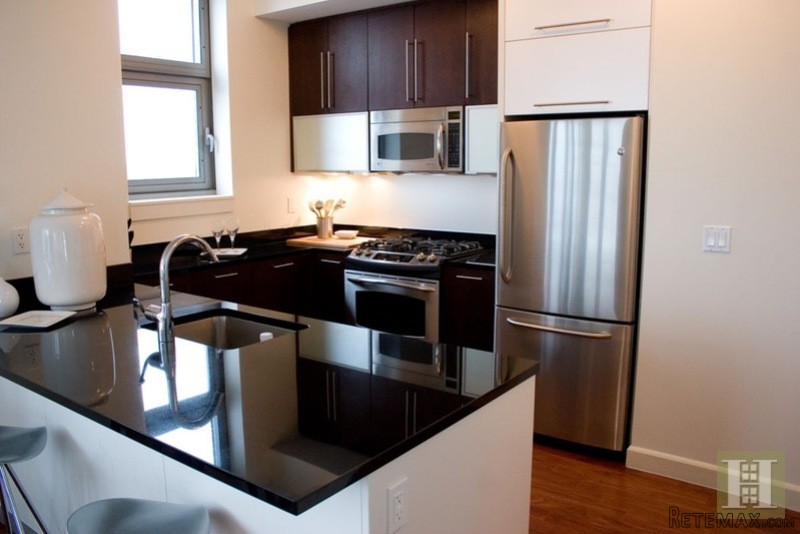 2 bedroom Apartment For Sale: 100 JAY..