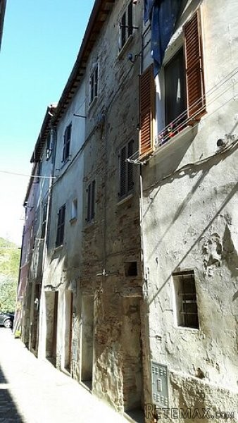 Historical Townhouse In This Beautiful..