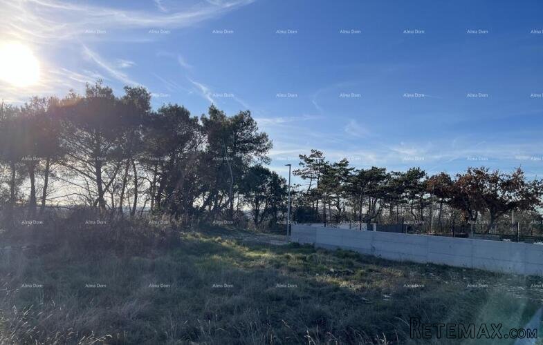 Jurcanija, Buje. Građevinsko zemljište s panoramskim p..