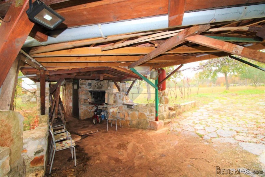 Rovinj,kuća 70m2 na velikoj okućnici-6500m2-za investiciju - 2