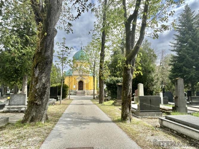 Grobno mjesto na iznimnoj lokaciji, 6 ukopnih mjesta - 3