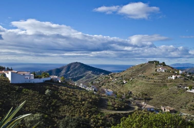 This stunning home has superb, panoramic views up to the.. - 3