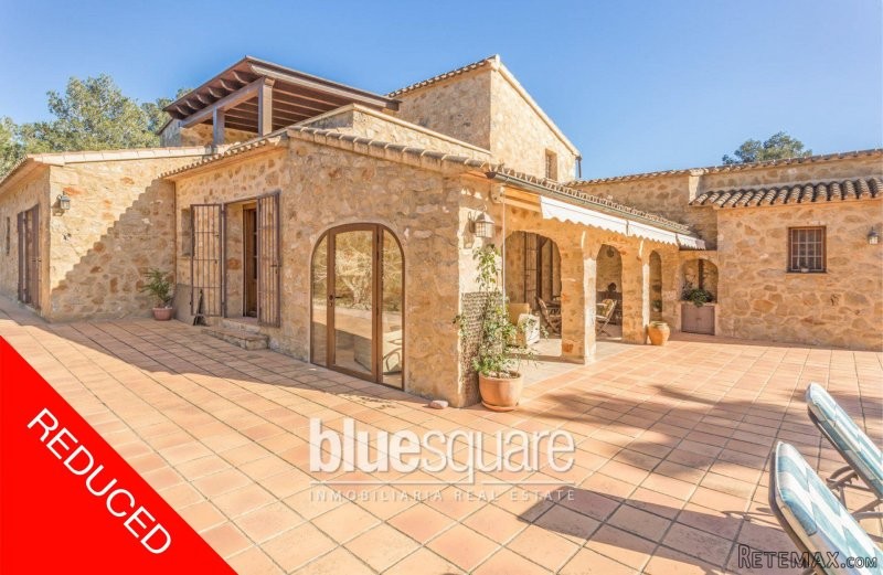 Beautiful 4 bedroom finca on a huge..
