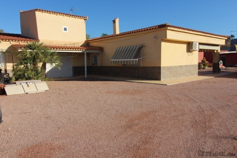 Villa With Large Warehouse La Romana