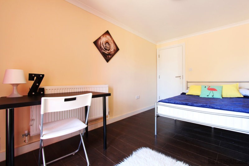 Single with double bed near East Acton..