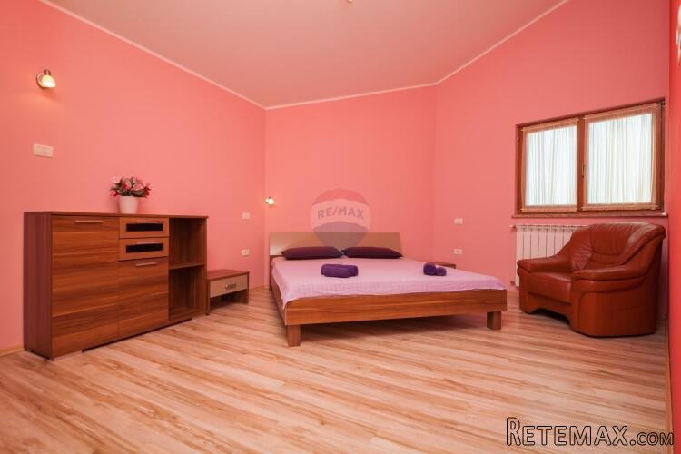 Istra,Banjole,apartmanska kuća sa velikim dodatnim potencija - 7