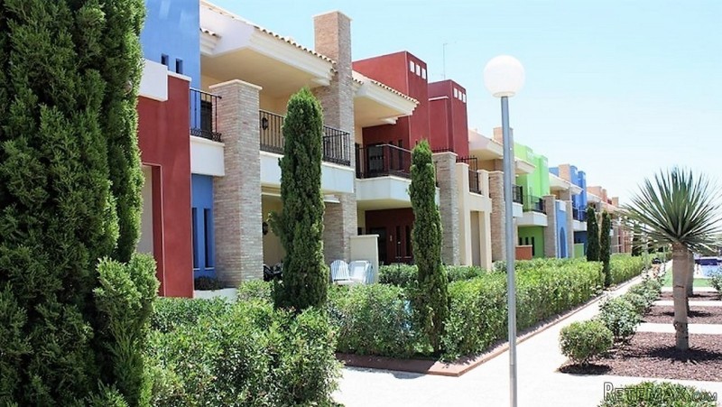 3 bedroom, 2 bathroom Apartment..