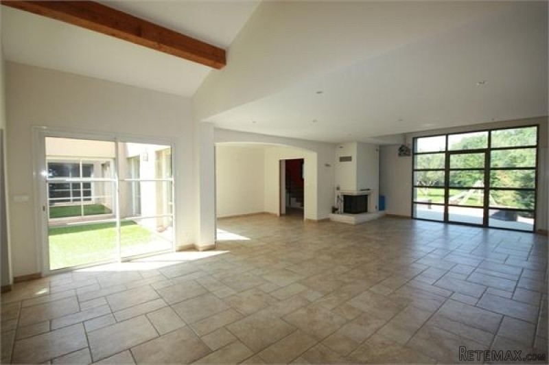 Beautiful Character Property With Pool.. - 2