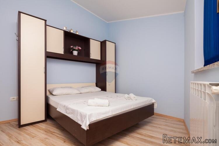 Istra,Banjole,apartmanska kuća sa velikim dodatnim potencija - 9