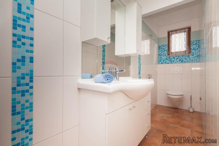 Istra,Banjole,apartmanska kuća sa velikim dodatnim potencija - 10