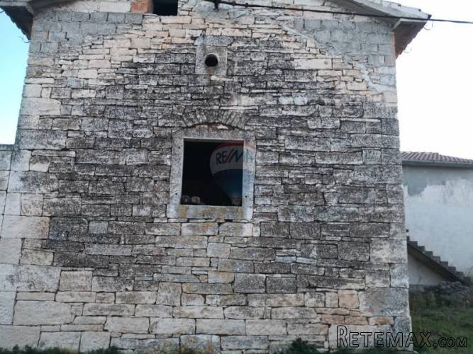 Žminj, započeta adaptacija dviju kuća - 2