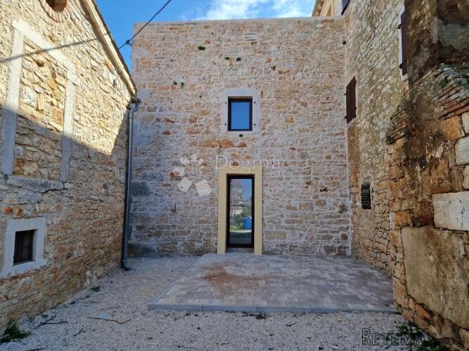 POREČ,okolica,istarska kamena kuća u nizu - 2