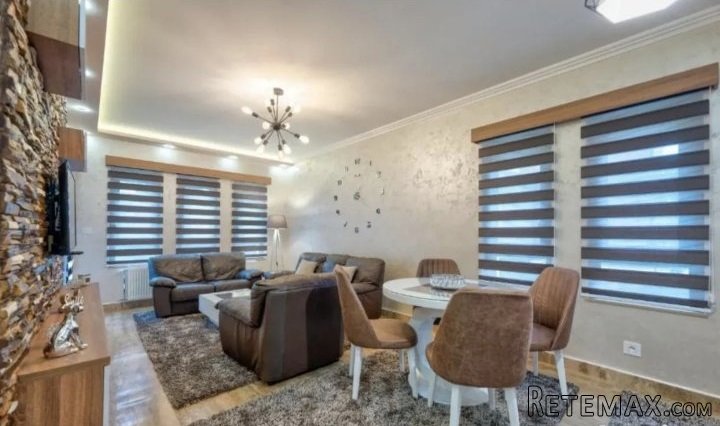 Prodajem LUX stan u srcu Zlatibora - 2