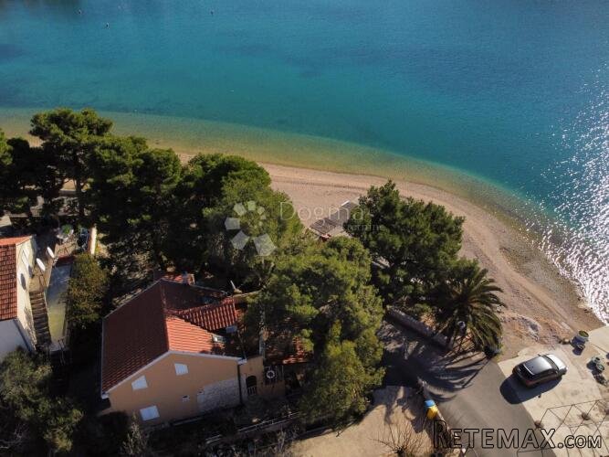 GREBAŠTICA- KUĆA NA JEDINSTVENOJ LOKACIJI PRVI RED DO MORA