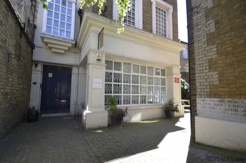 Chapel Place EC2A