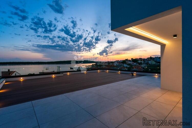 Luksuzni penthouse s privatnom prostranom krovnom terasom i - 3