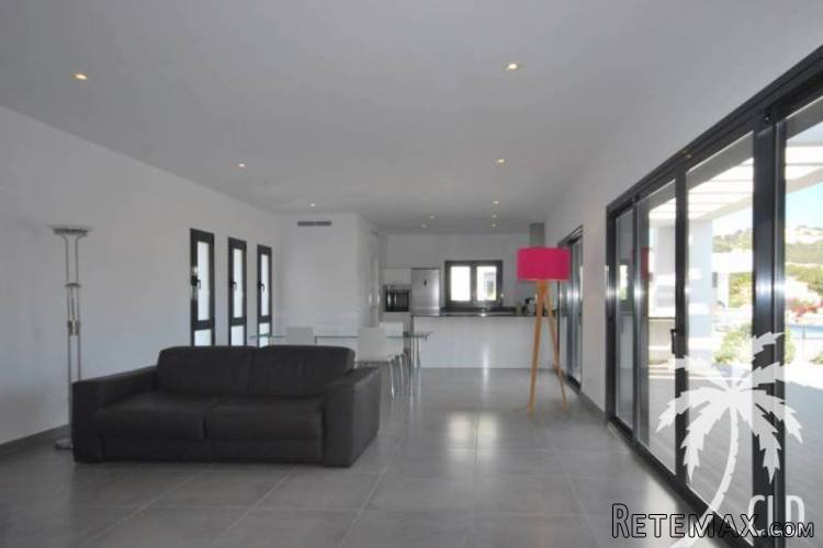 Modern villa of recent construction, on a short distance.. - 3