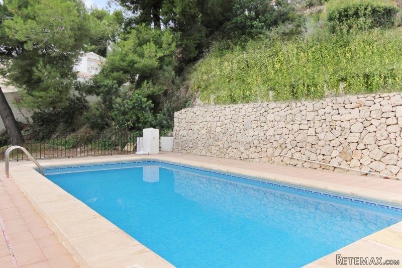 Large villa with 5 bedrooms and..