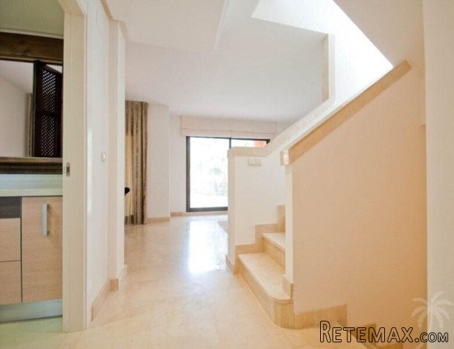 This beautiful duplex apartment is located in a cozy.. - 5