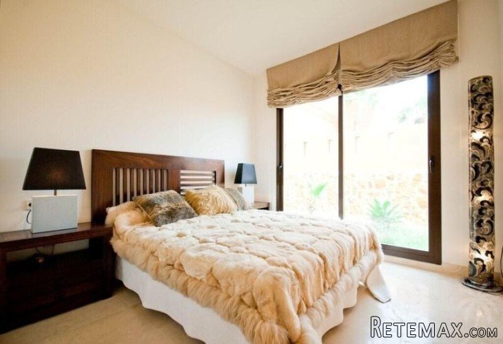 This beautiful duplex apartment is located in a cozy.. - 6