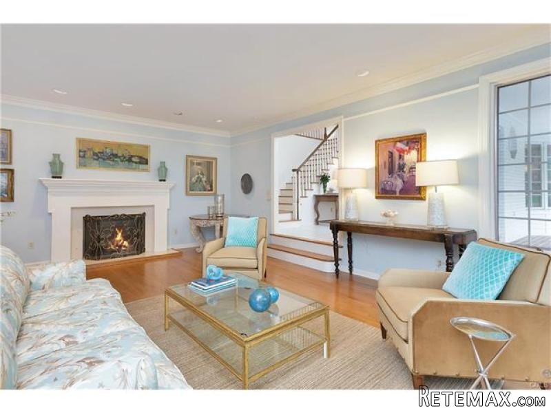4 bedroom House For Sale: 91 KNOLLWOOD.. - 2