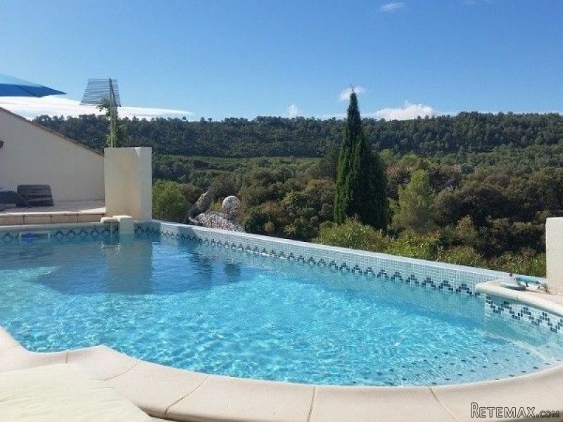 Attractive Villa With Pool And Superb..