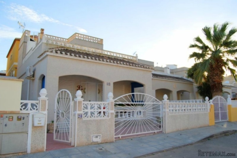 3 Bedrooms - Villa - Alicante - For Sale