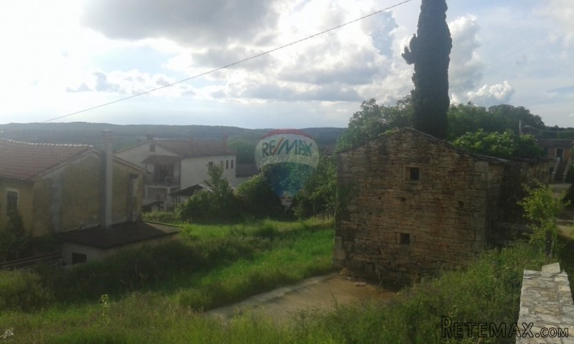 Oprtalj, građevinsko zemljište sa projektom za modernu... - 5