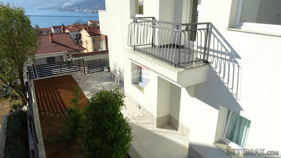 Rijeka, Martinkovac, samostojeća kuća sa tri stana i dvije g - 4