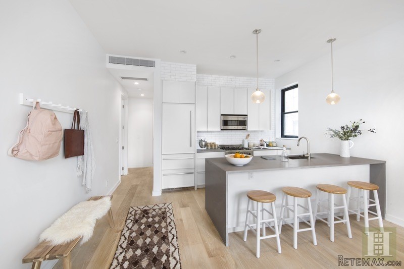 2 bedroom Apartment For Sale: 136 NORTH..