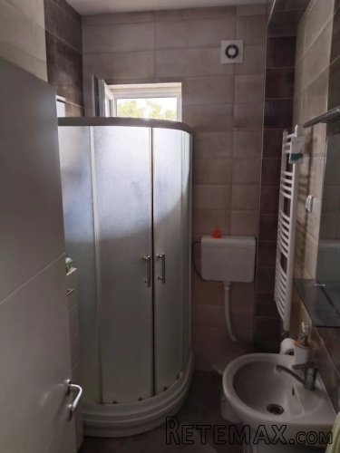 Prodaje se dvoiposoban stan kod sportske hale - 5