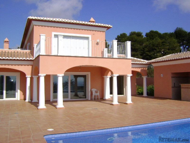 4 Bedrooms - Villa - Alicante - For Sale