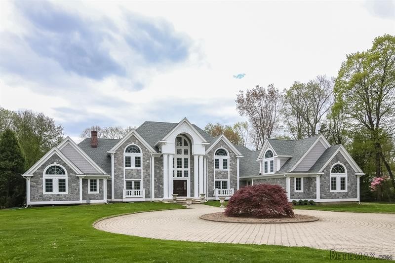 4 bedroom House For Sale: 38 Locust..