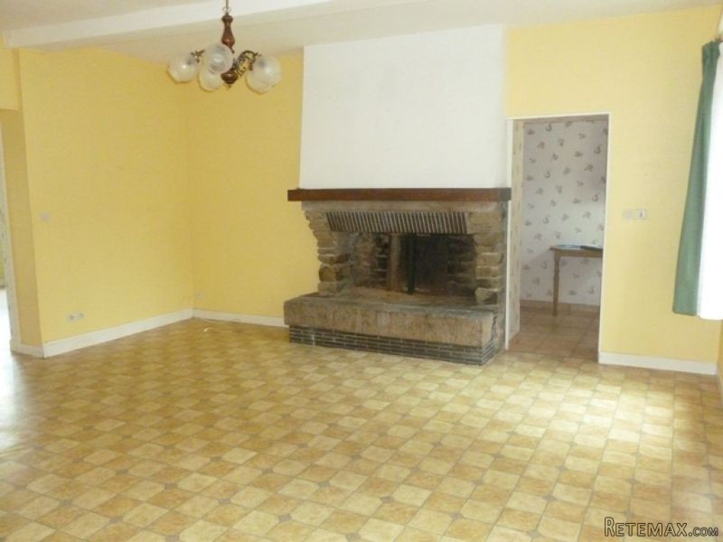 Neat Traditional House, Nice Location - 2
