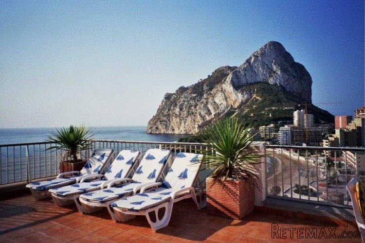 Áticoduplex en la playa de Levante en Calpe, con vistas..