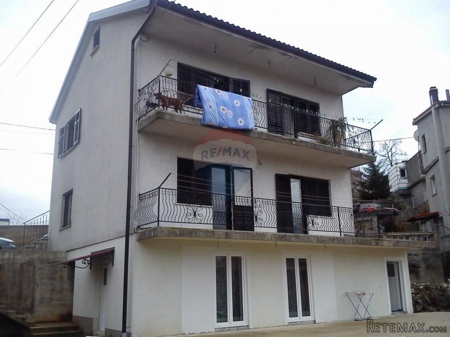 Matulji, Trinajstići samostojeća kuća sa 4 stana - 2