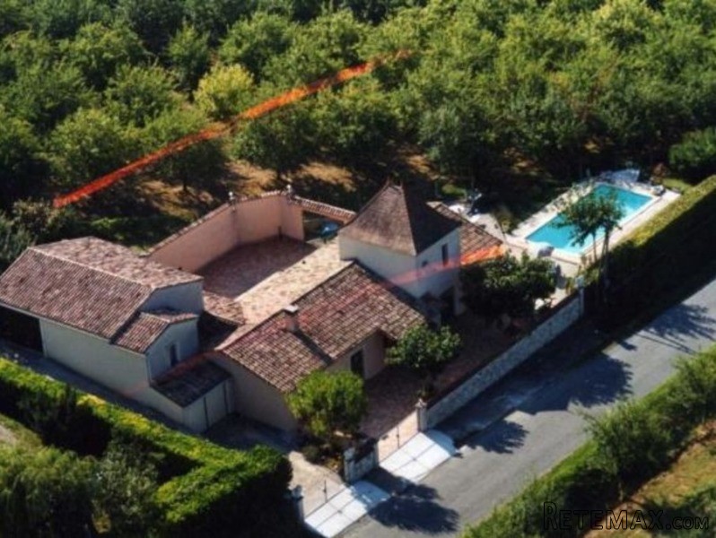 Large Village House With 3 Garages - 2